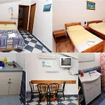 Apartment In With Sea View, Balcony, Air Conditioning, Wifi 3560-1 Sućuraj